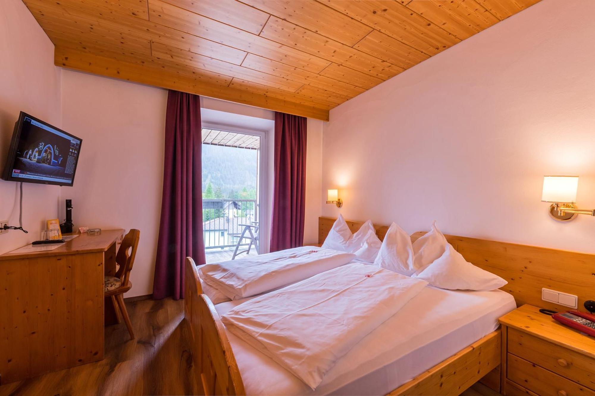 Hotel Dolomiten 多比亚科 外观 照片
